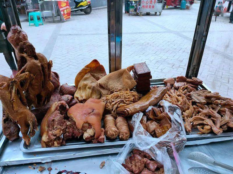 南充卖了二十年的无名卤肉摊