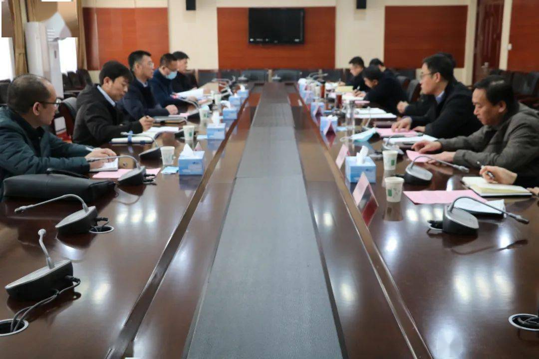 津西钢铁集团副总裁李明东到我区洽谈对接产业园项目