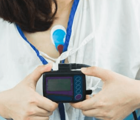 首先,至门诊与医生进行细致的病史交流,做24小时动态心电图及心脏b超.