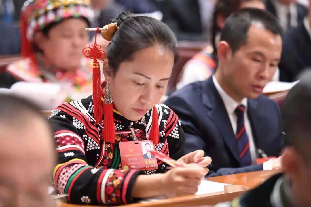 全国人大代表李秀梅接受人民日报采访