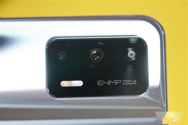 ルキア OPPO realme GT 12+256GB 中国版 　银河战舰 随手给大家拍下realme GT这个银河战舰的配色！！_财经头条
