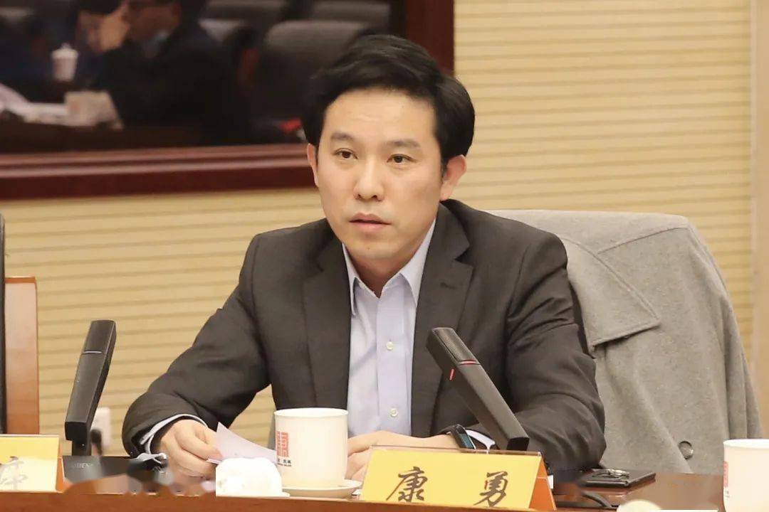 东城区召开数字经济发展专题议政会