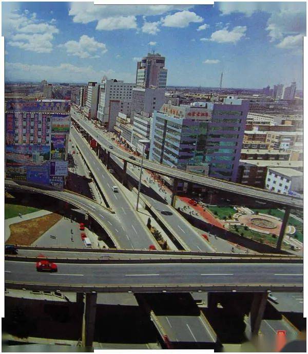 呼和浩特老照片,有你的记忆吗?_广场