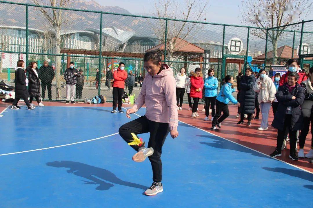泰安市口腔医院参加全市卫生健康系统三八国际劳动妇女节踢毽子比赛