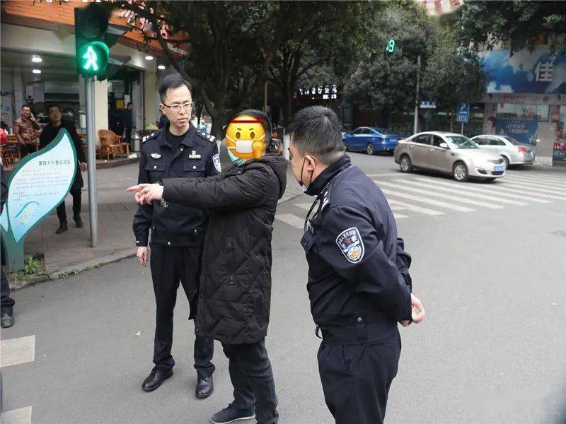 峨眉有人撞人後揚長而去以為警察蜀黍抓不著你