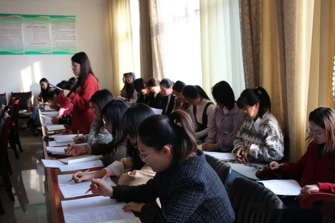 教育资讯┆文家中学开展评价任务设计与实施研讨活动