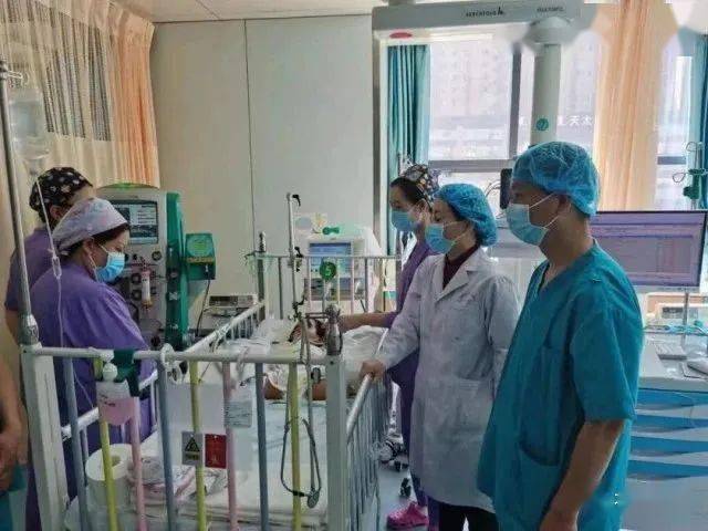 内蒙古一2岁女童重度药物中毒 2次血浆置换成功救回_孩子