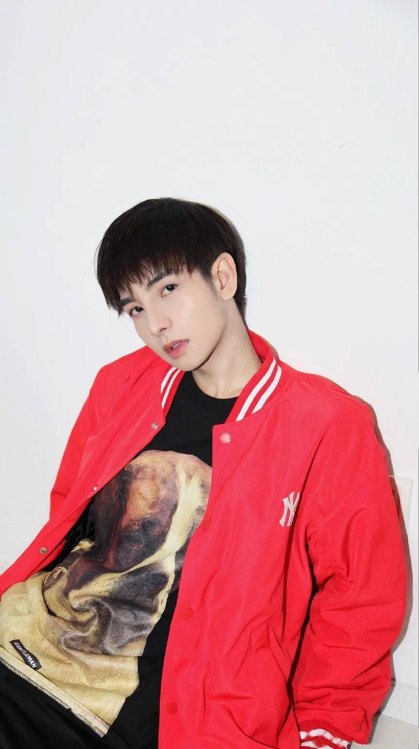 手机壁纸郑繁星