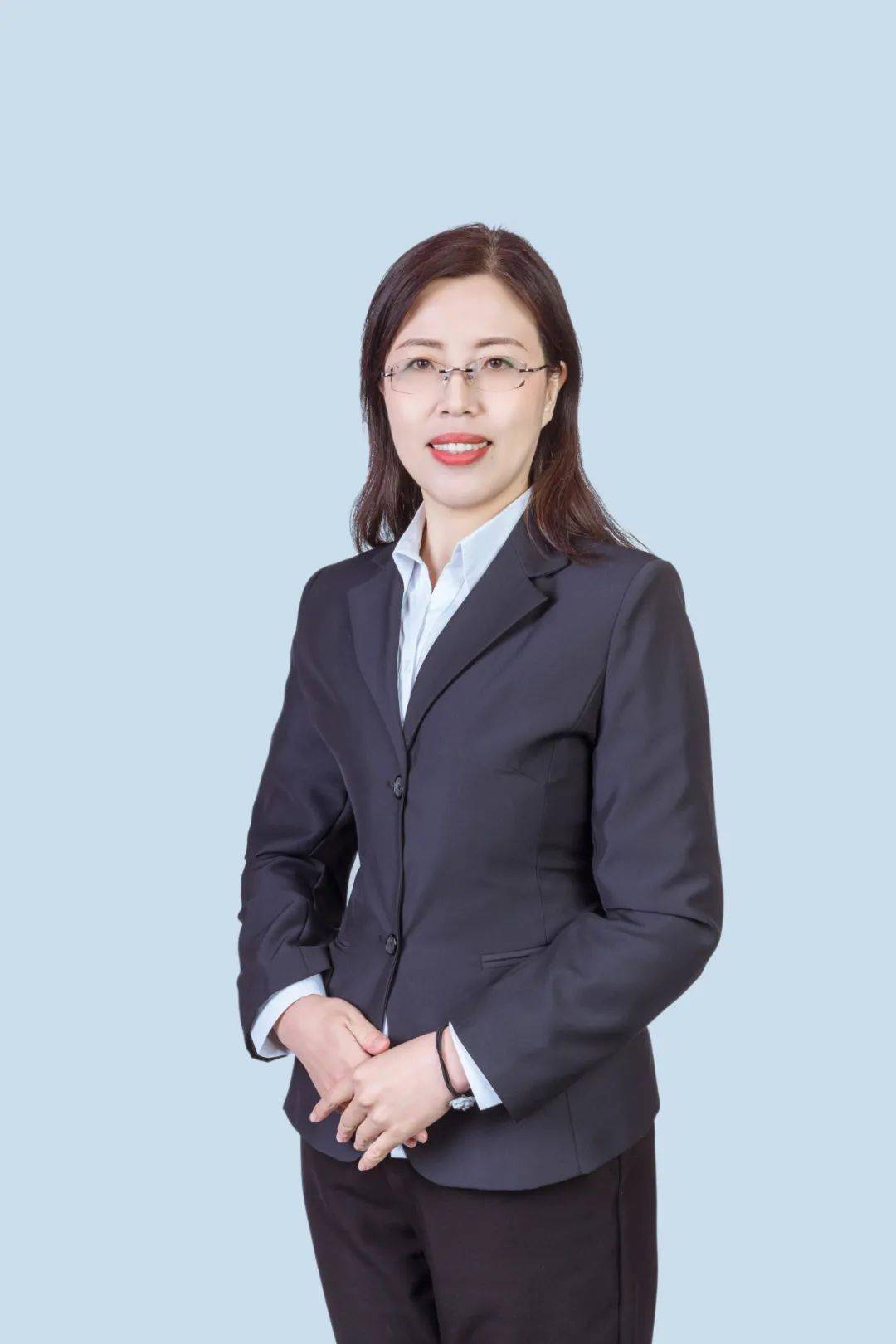 以德感人为人师表