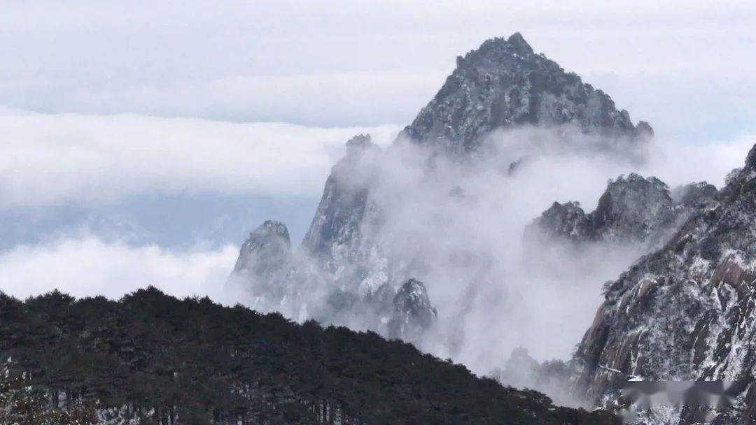 这云这雾就如美国的民歌shenandoah(情人渡)一样最能拨动我的心弦.
