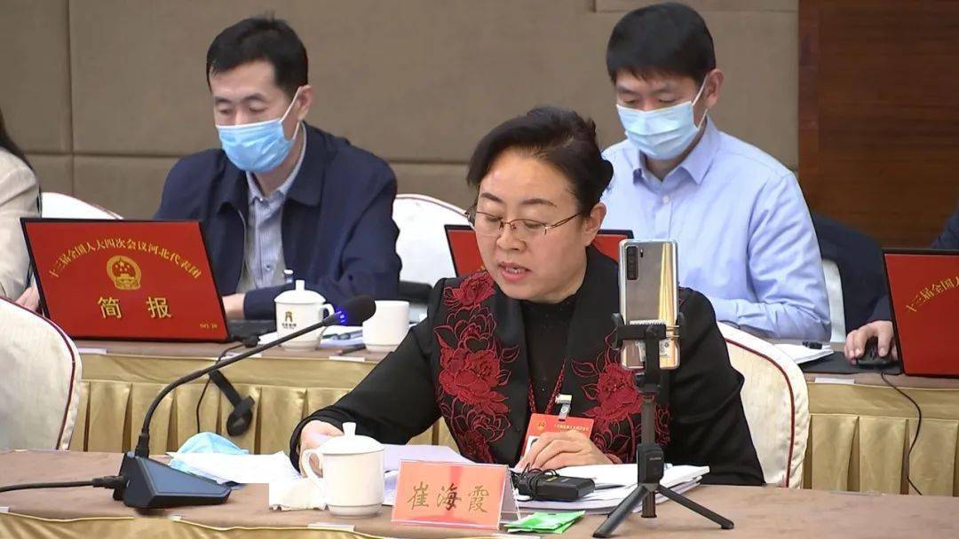 全国人大代表 鲍守坤:审议中代表们认为,政府工作报告总结成绩客观