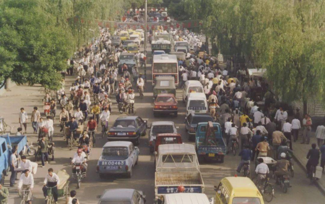 榆次老照片!儿童公园,迎宾路转盘,粮店街.你还记得吗?