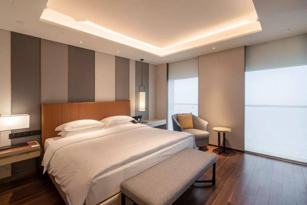 租吸氧机怎么收费¥699起睡云端凯悦酒店，打卡上海最美图书馆&网红剧院！_https://www.jmylbn.com_新闻资讯_第47张