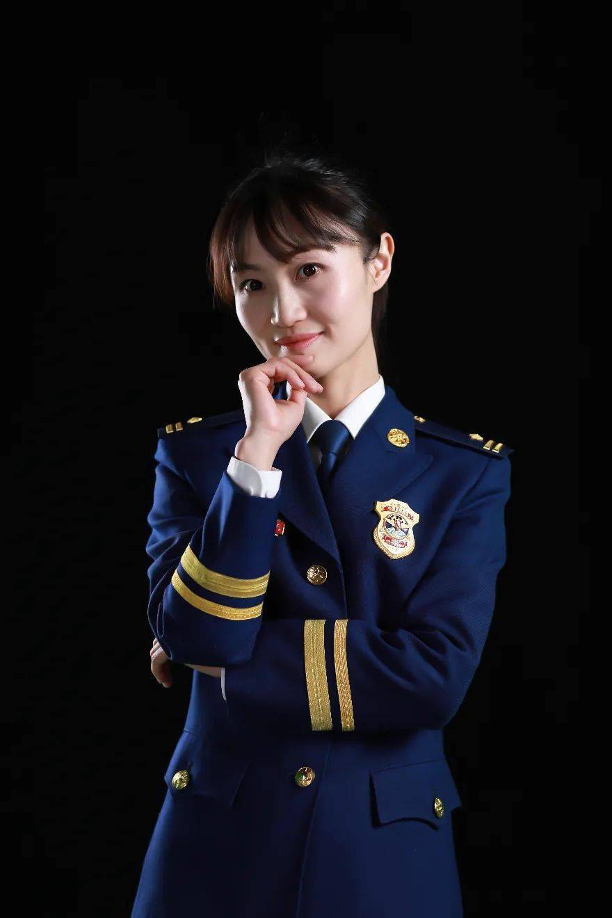 8女神节……且美丽的人生同样渲染出她们多彩如火如焰的消防