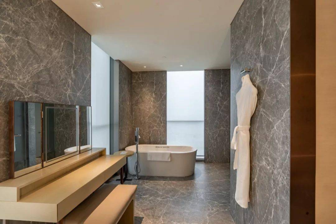 租吸氧机怎么收费¥699起睡云端凯悦酒店，打卡上海最美图书馆&网红剧院！_https://www.jmylbn.com_新闻资讯_第45张