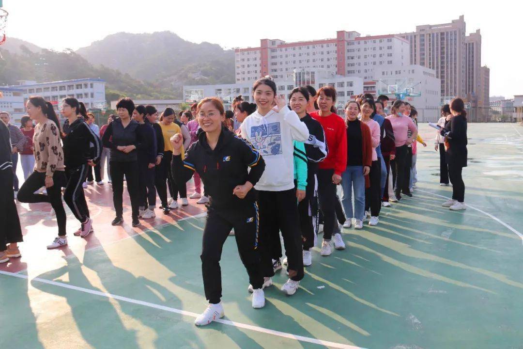 2021-03-08monday3月8日上午,雲淡風輕,陽光燦爛,汕頭市潮陽實驗學校