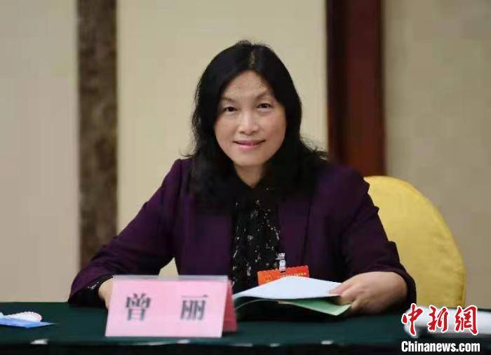 全国人大代表曾丽推进中国fast射电观测阵列先导阵建设