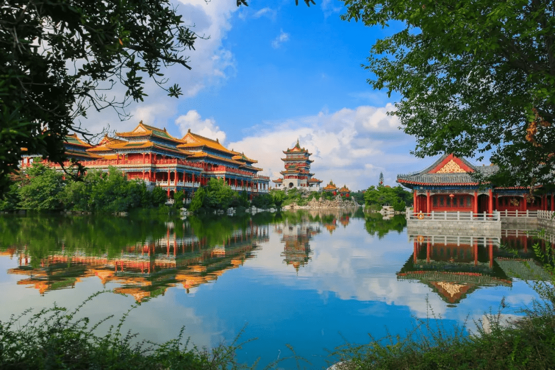 三仙山风景区由三和大殿,蓬莱仙岛,方壶胜境瀛洲仙境,瀛洲书院,珍宝馆