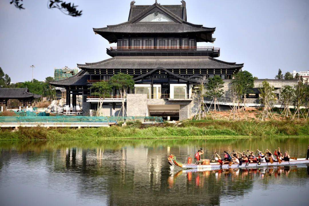 南段的中心位置上在广州市海珠区海珠湖东北侧感受建筑的韵味现在先带