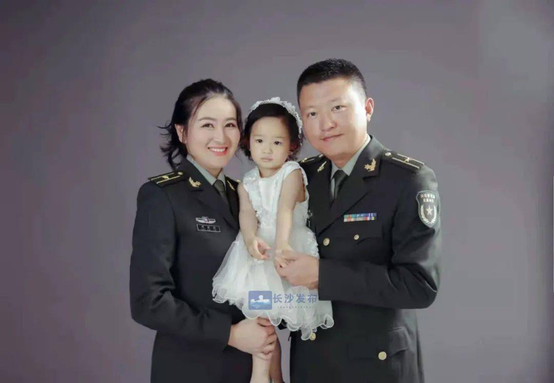喜报长沙女兵陈晓瑶荣立一等功