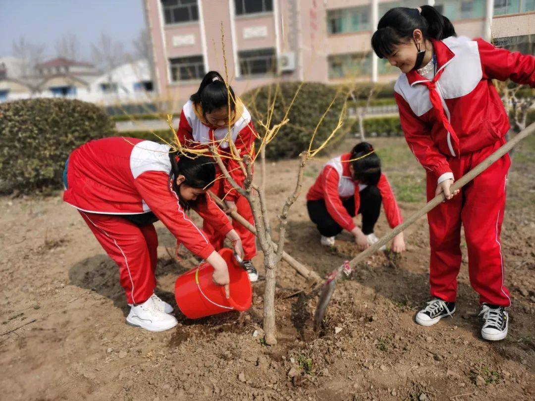 3月12日經開區耿家小學以各中隊為單位,圍繞