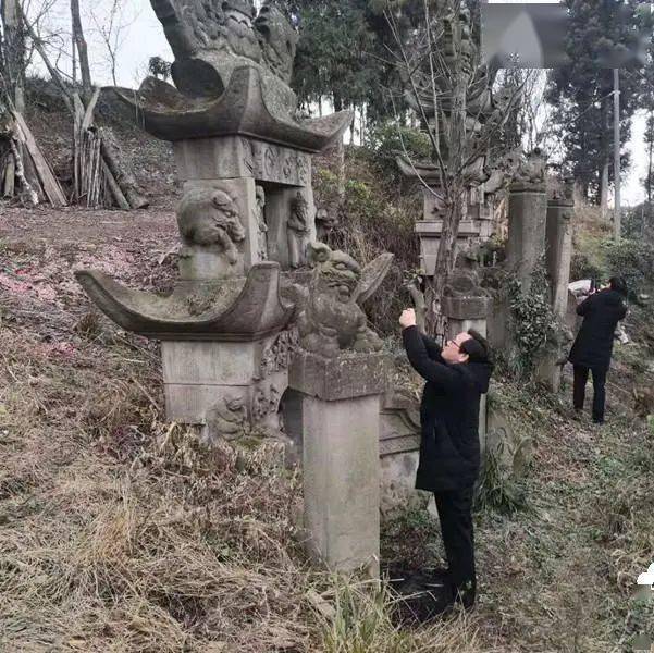 重磅利川鱼木寨周边发现多个古墓群