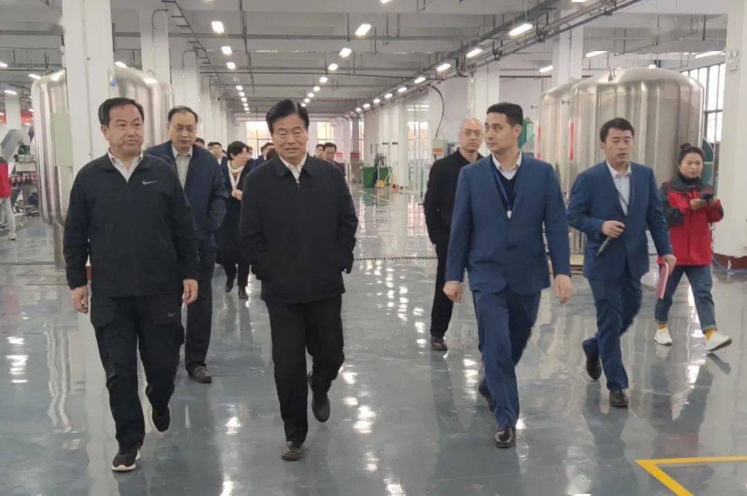 德州市德城区人大常委会主任闫书德一行到胡集镇考察乡村振兴工作,李