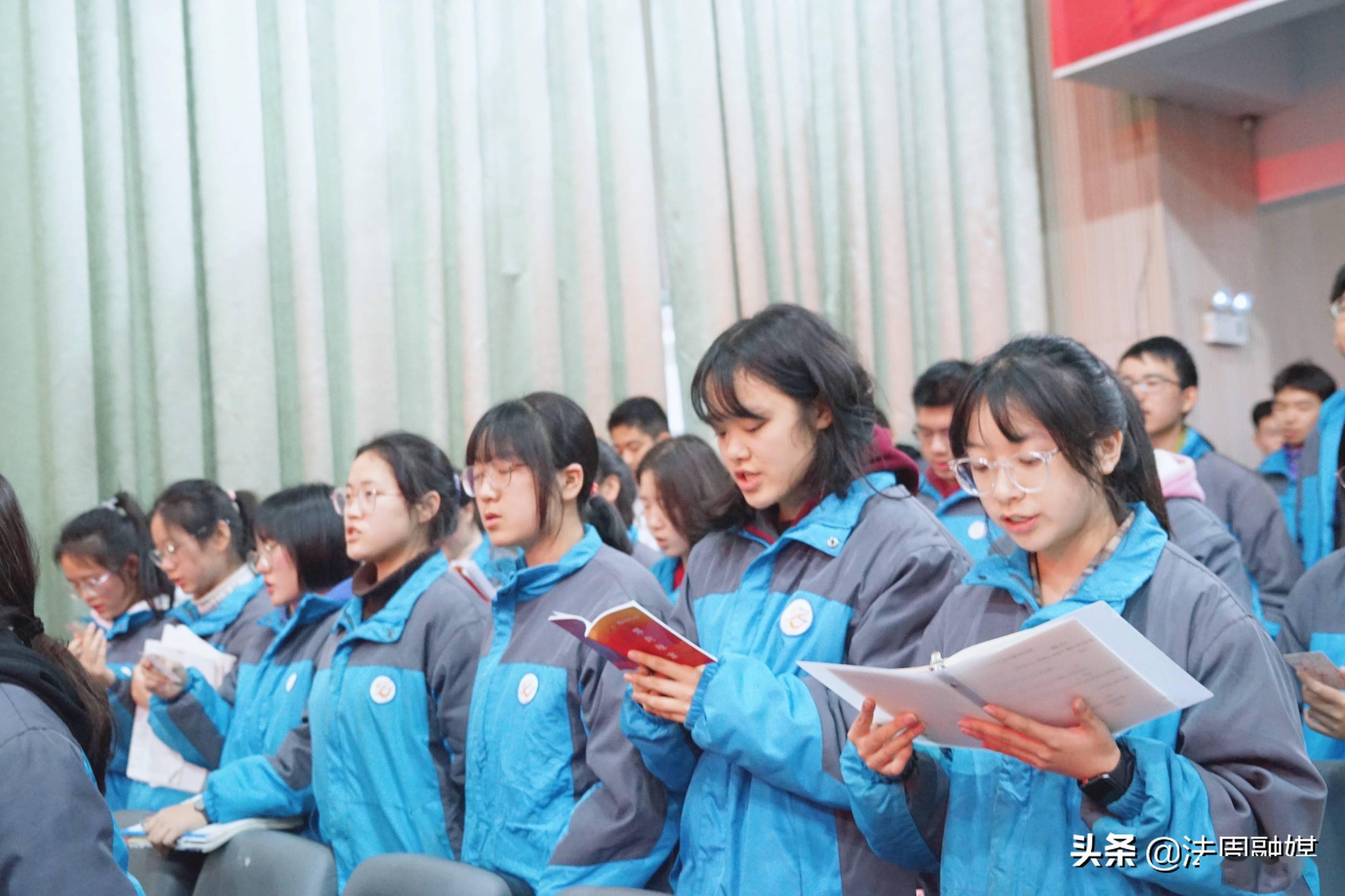 常德市七中:树目标激扬青春 高二学子誓师学考