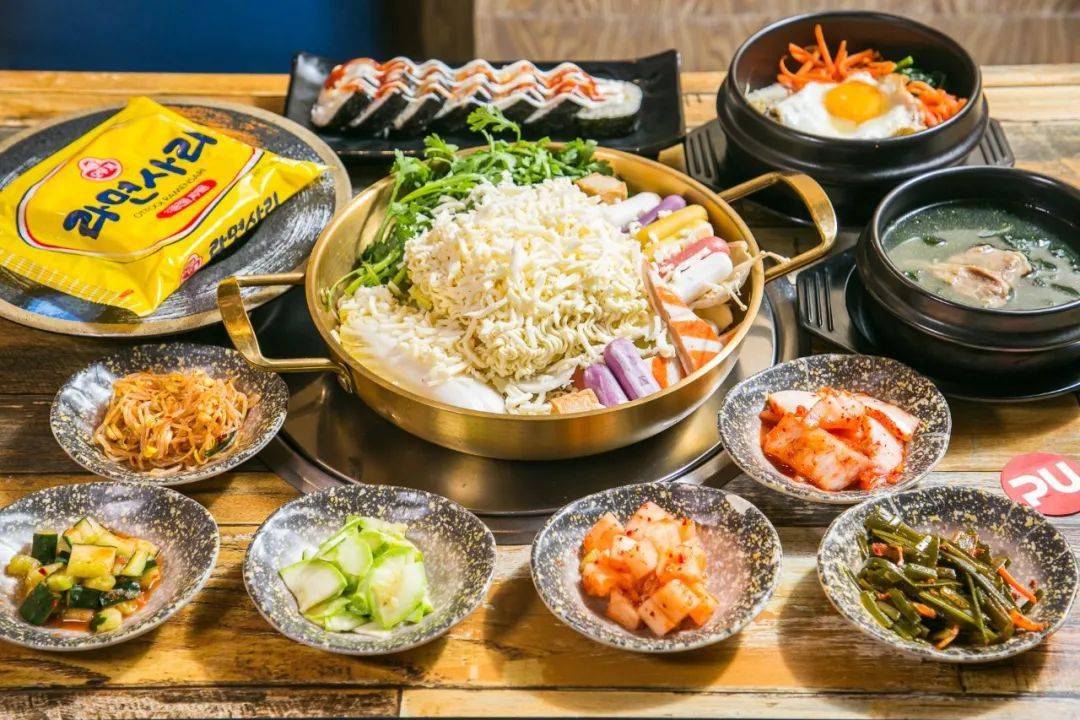 天河时尚天河0688秒207元3人火锅套餐年糕火锅石锅拌饭牛肉海带汤