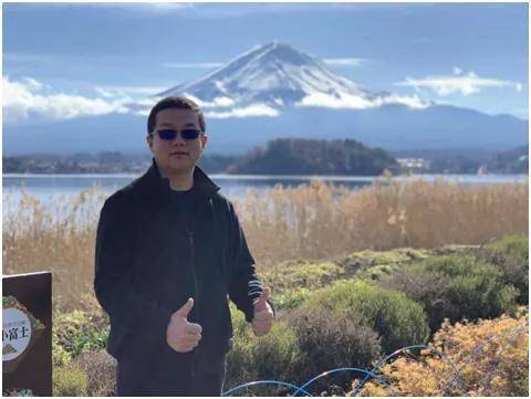 青年文摘刊文新航道副总裁李俊杰心向光明自胜者至达