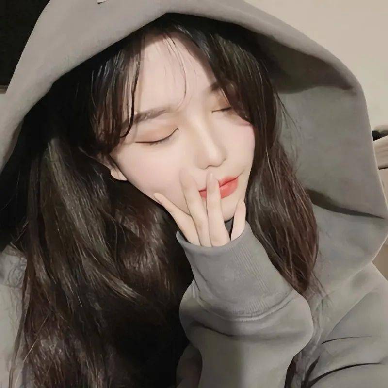 女生头像生活在一座喜欢的城市