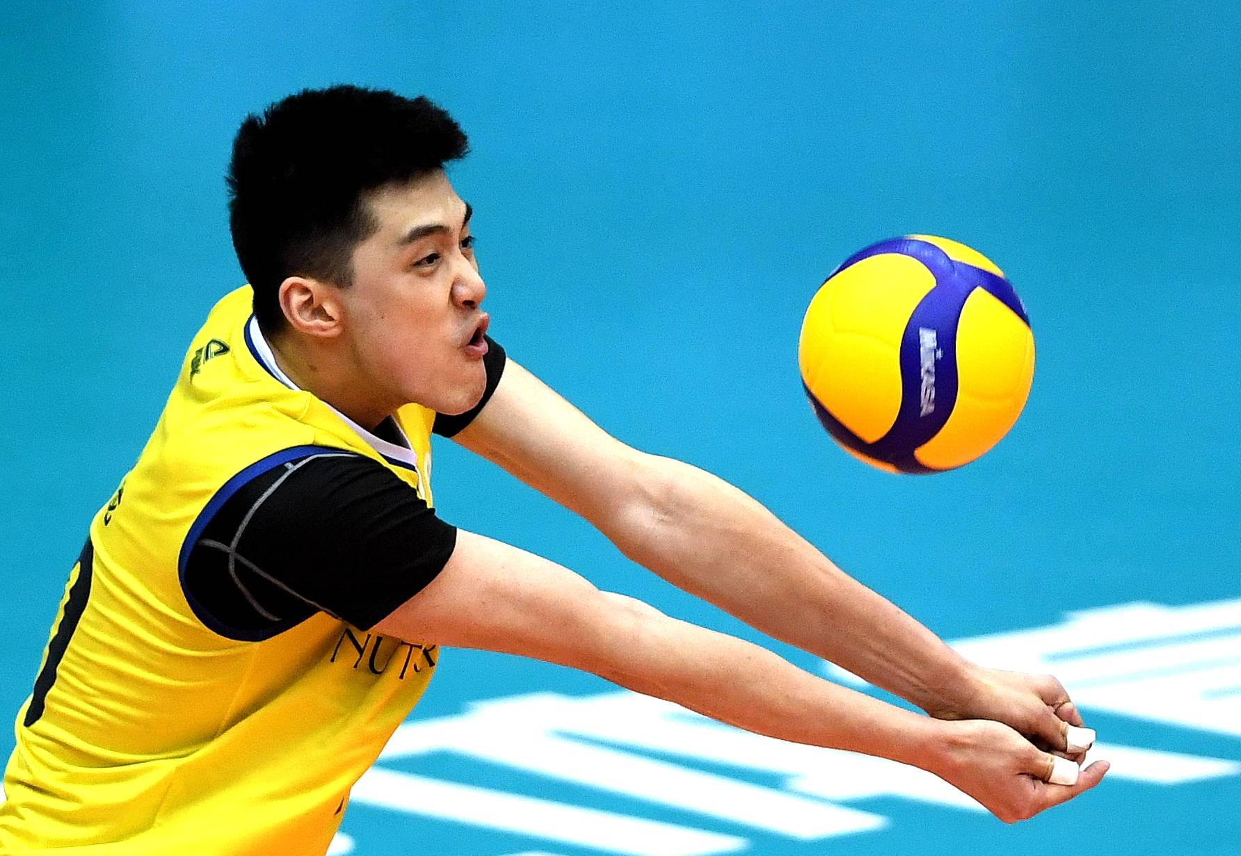 排球——男排超级联赛:江苏胜四川