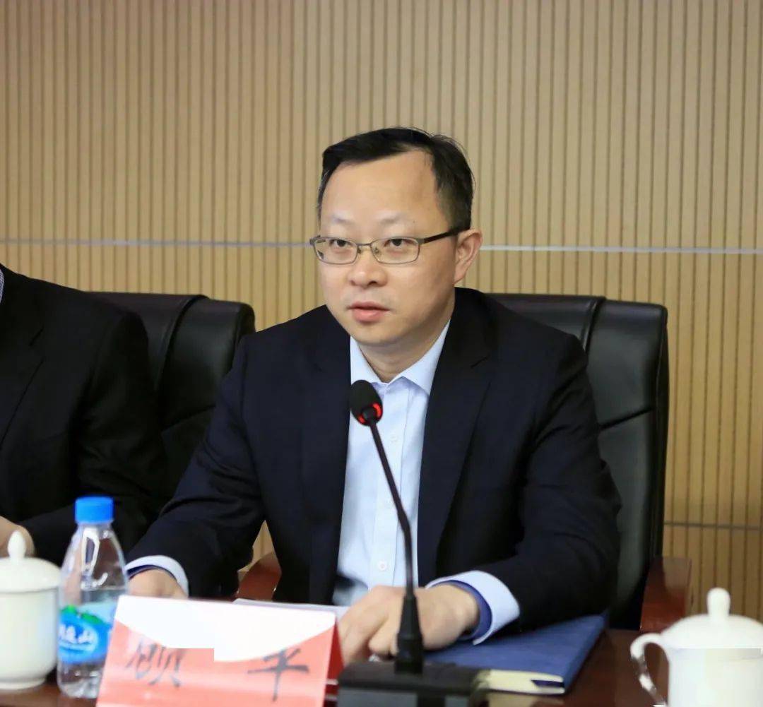 街道政协工委主任张建清主持会议由会议总结回顾了过去一年街道办事处