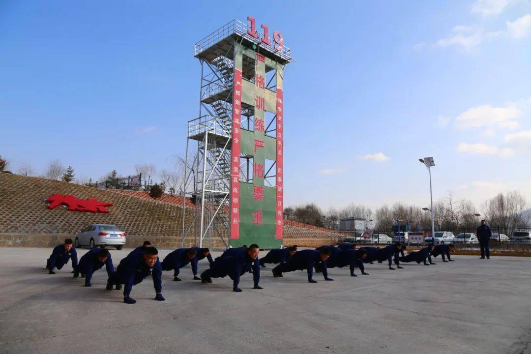 夯实体能强基础固原支队体能先行抓好冬季训练工作