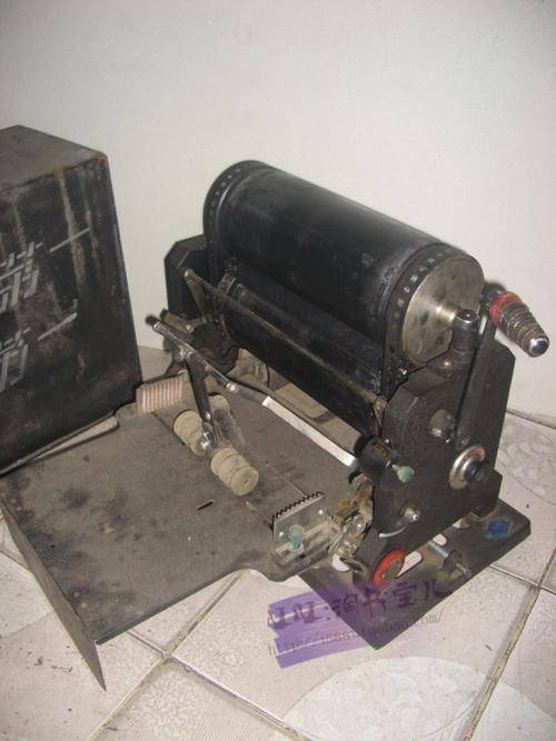 80年代铅字印刷机图片