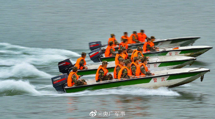 酷!武警船艇官兵开展实战化训练