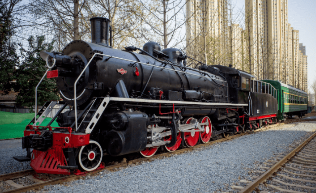 这条路竟藏了8个火车头20节车厢分布在哪记者提前解密