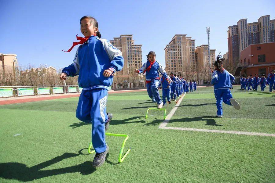 内蒙古:特色体育课让孩子爱上校园锻炼