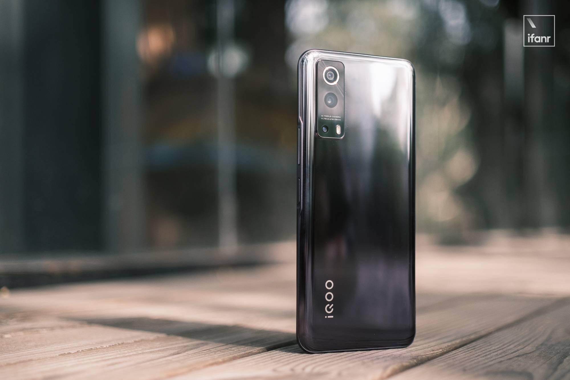 iqooz3图赏两千价位以下的卡位能手