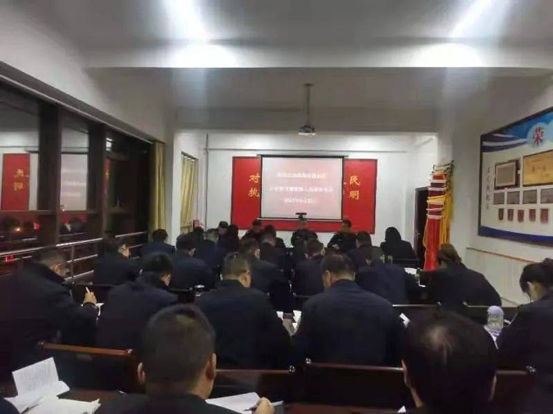 党委委员,副政委,队伍教育整顿领导小组副组长李刚带队分别对鸡峰