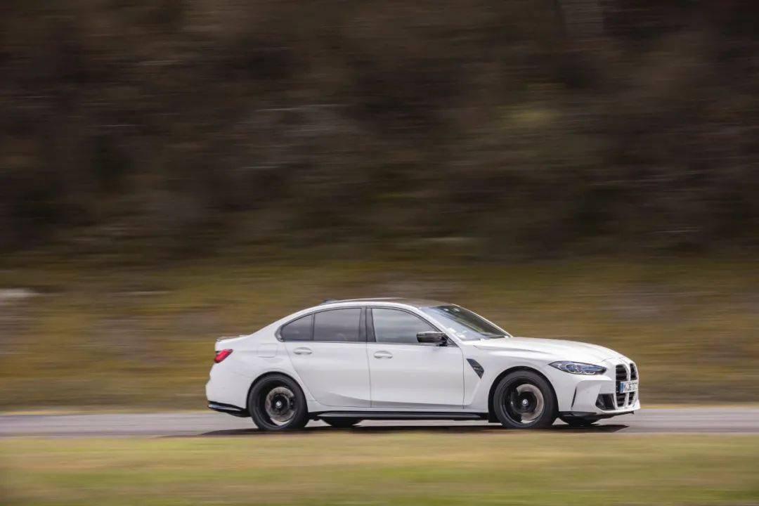 雪山白全新宝马m3海量美图欣赏爱了爱了