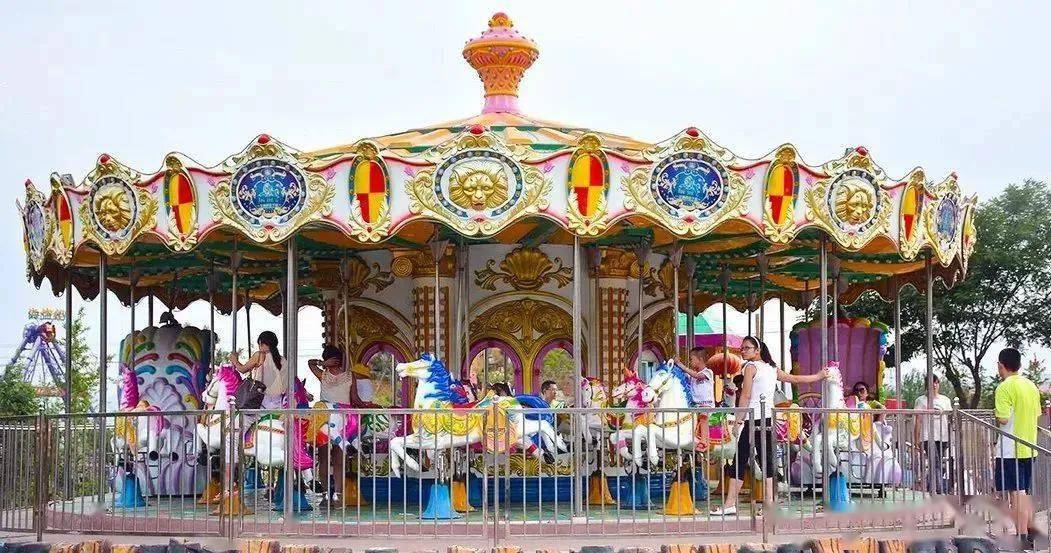 可以用什么词来形容旋转木马 dc6f1519be444e46bc9ce871d3e25b08.jpeg