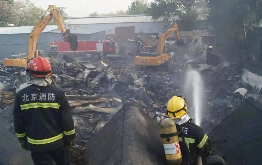 山東省濟南市歷下區姚家路銀座聖洋物流副產品批發市場冷庫發生火災