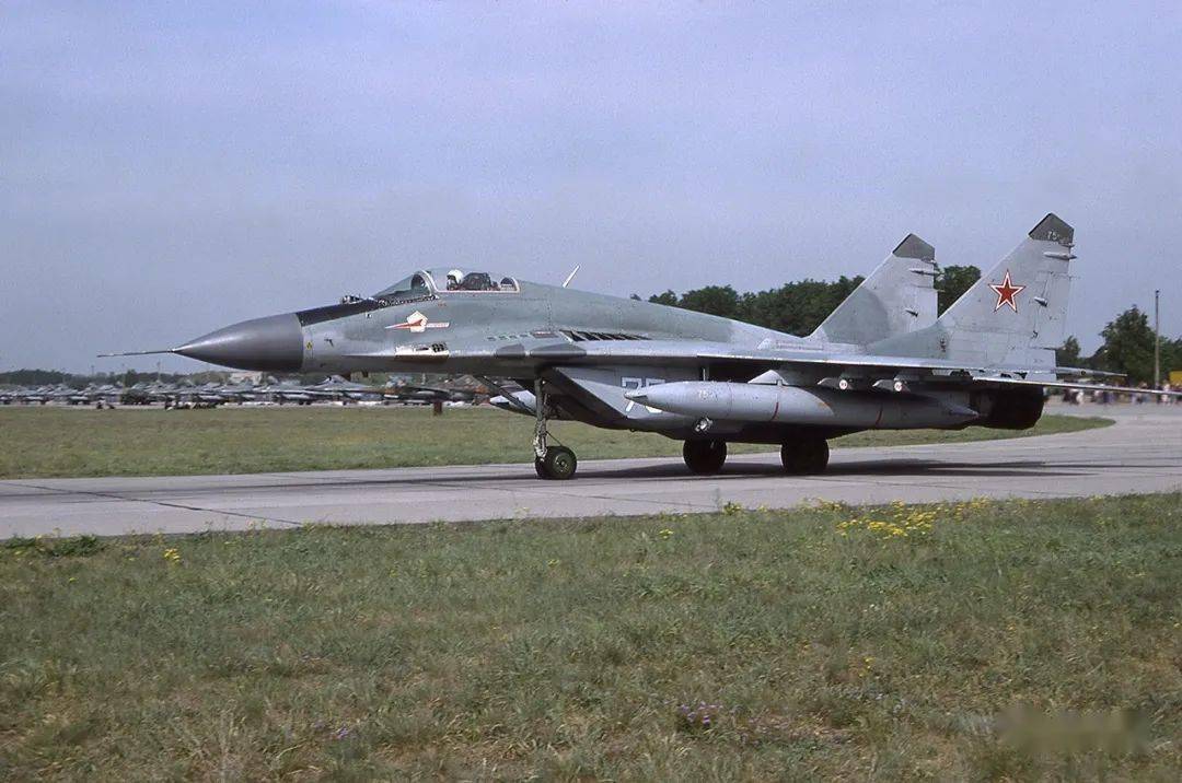 帝国余辉:苏联空军驻东德部队1991～1994(三)_米格