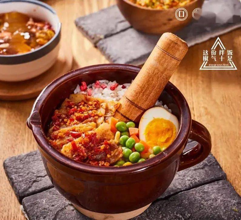 轻捣钵内食物(类似我们捣蒜用的捣蒜棒)每个擂钵配备一根擂棒保温性强