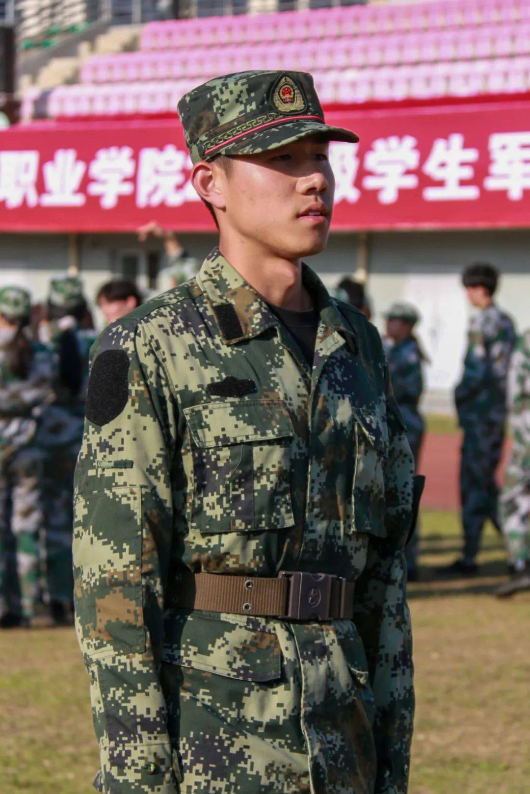 武汉野战国防园教官图片