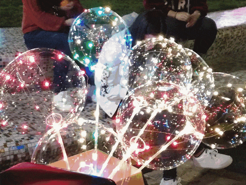 如果孩子误食误吞,可能堵塞呼吸道导致窒息,造成肠梗阻,胃穿孔等伤害