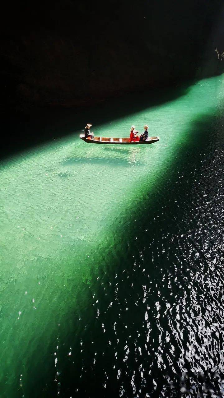 湖北隐藏了一个旷世仙境，被CNN评为中国最美仙境，比九寨更纯粹，美得不像人间