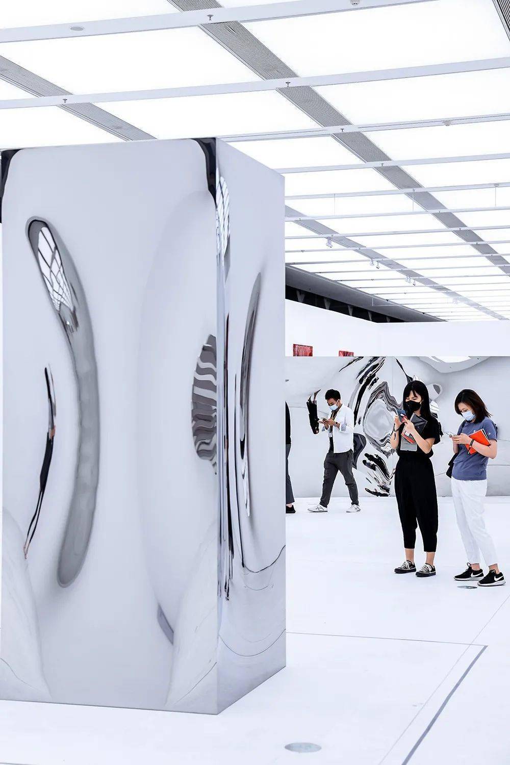 展览安尼施卡普尔在深圳一切都保持开放