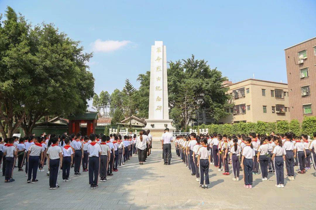 三星小学近日,大朗镇三星小学,新民小学和中心小学组织该校的部分师生